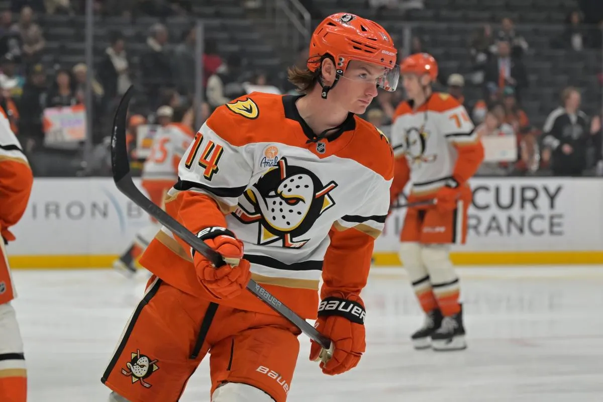 Drew Helleson stats hockey