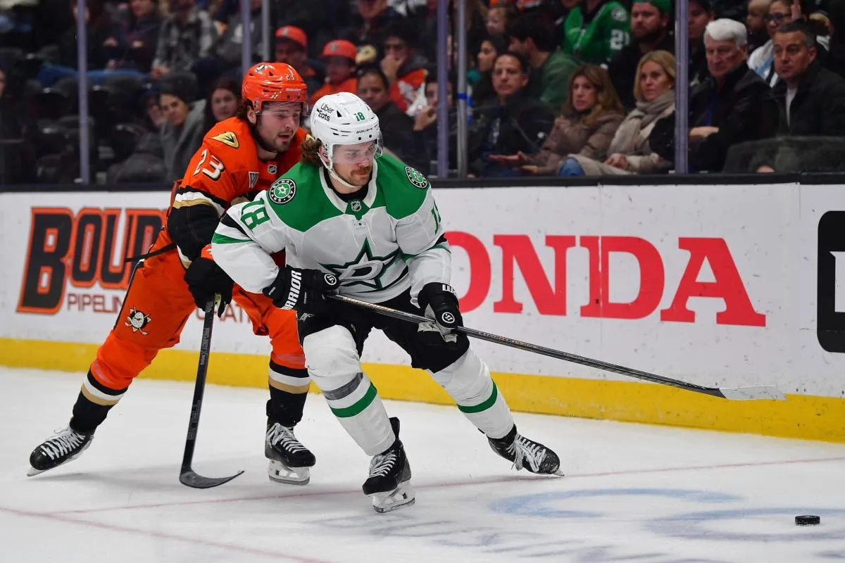 Sam Steel stats hockey