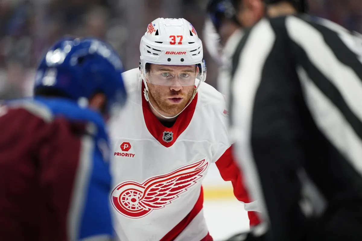 J.T. Compher stats hockey