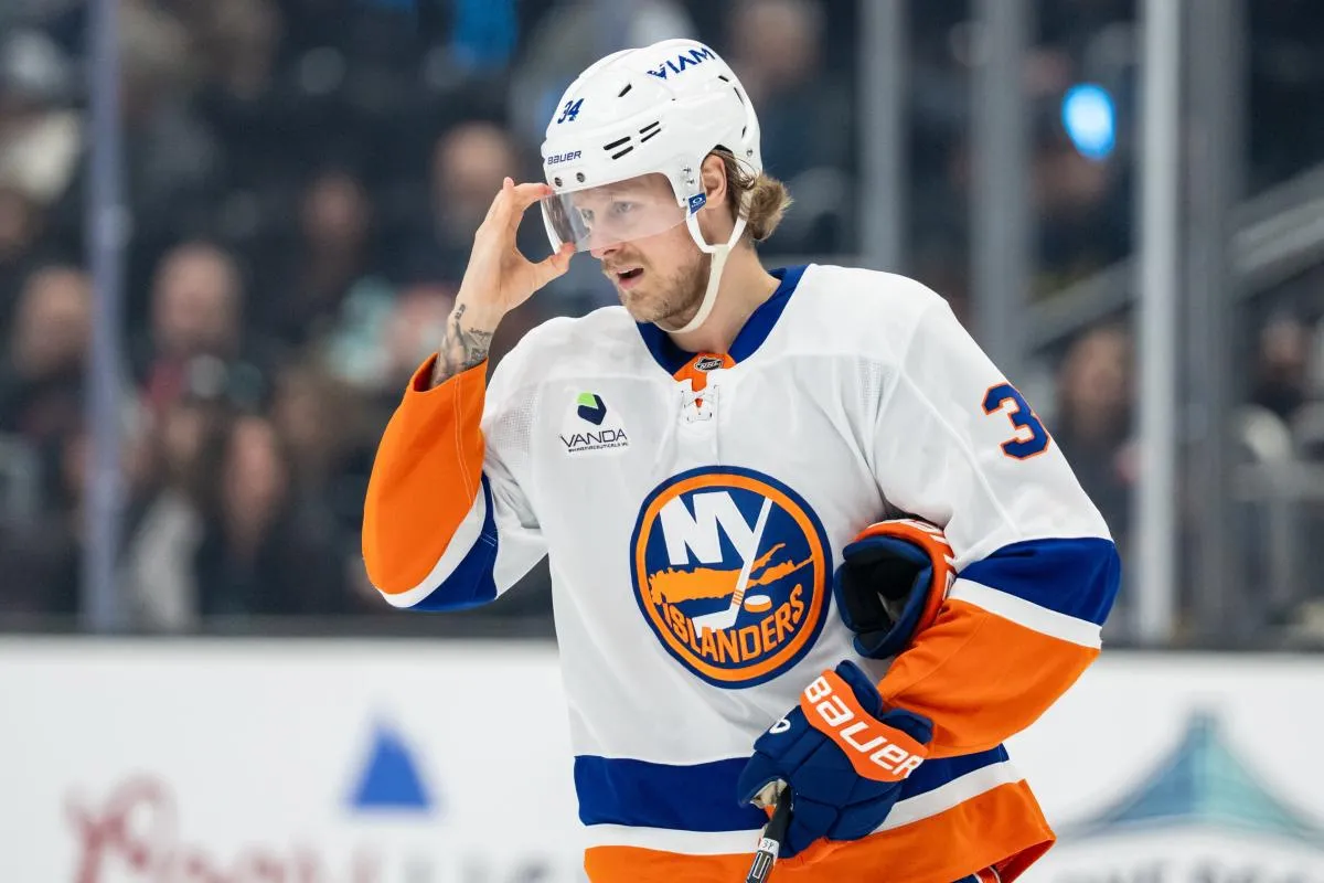 Adam Boqvist stats hockey