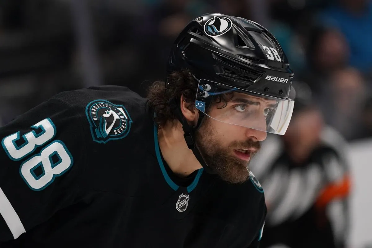 Mario Ferraro stats hockey