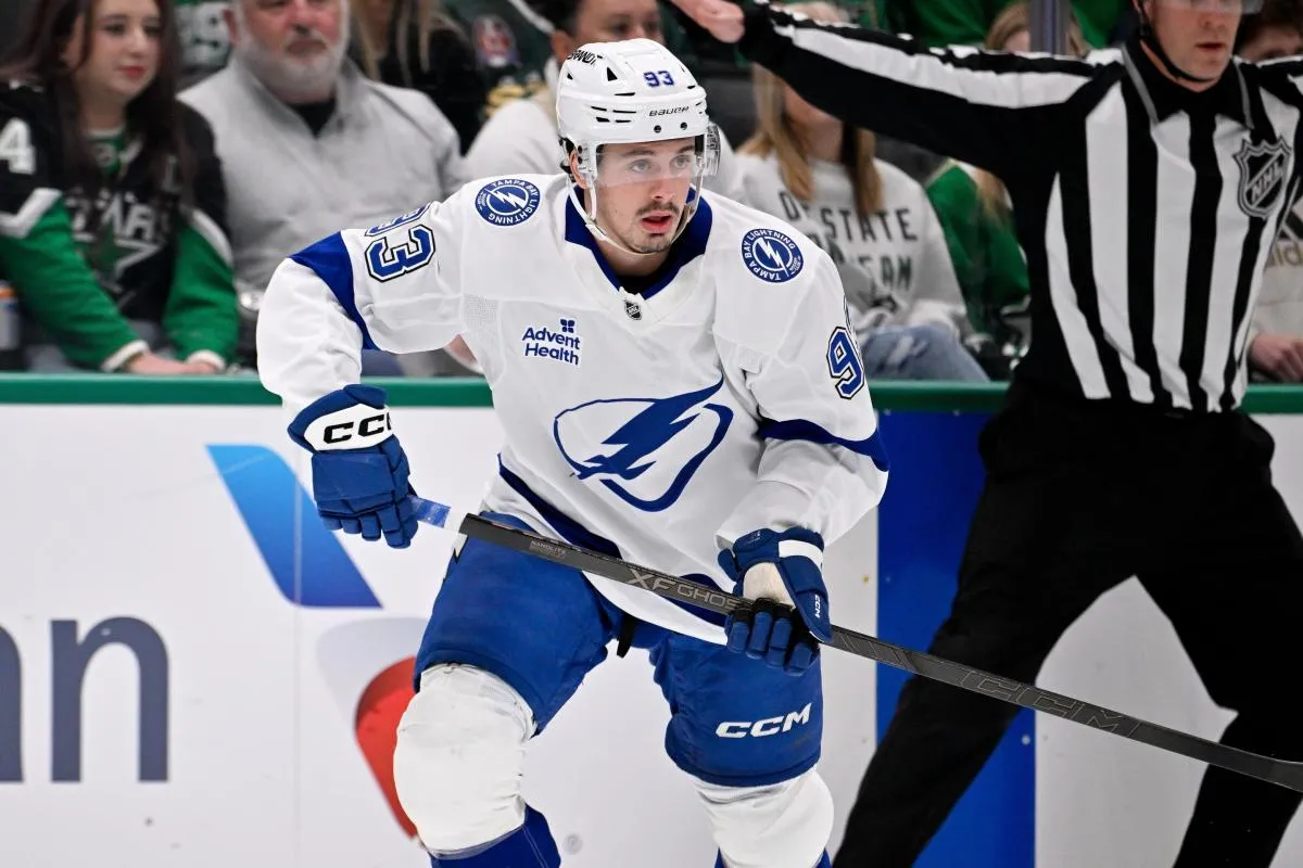 Gage Goncalves stats hockey