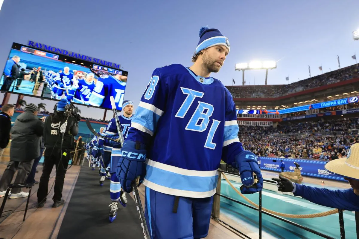 Brandon Hagel stats hockey