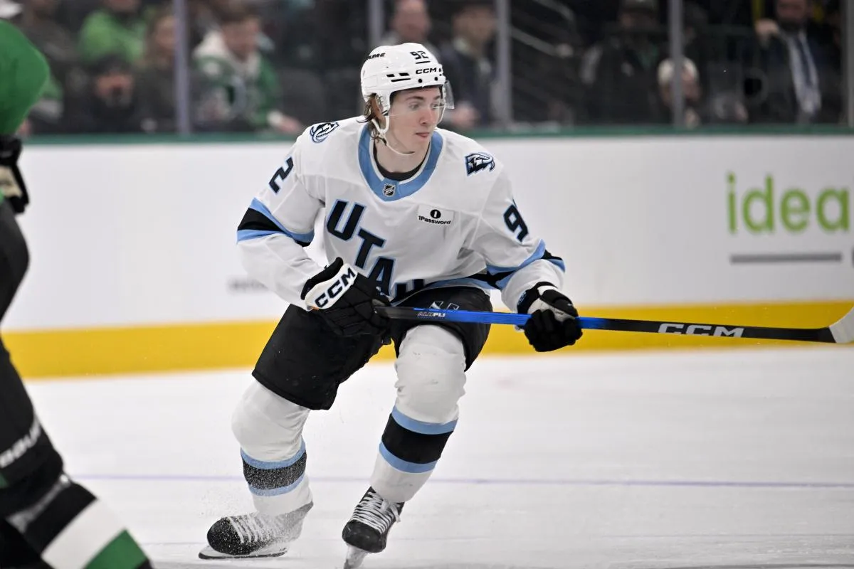 Logan Cooley stats hockey