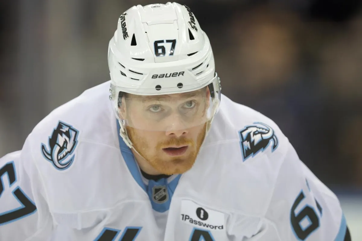 Lawson Crouse stats hockey