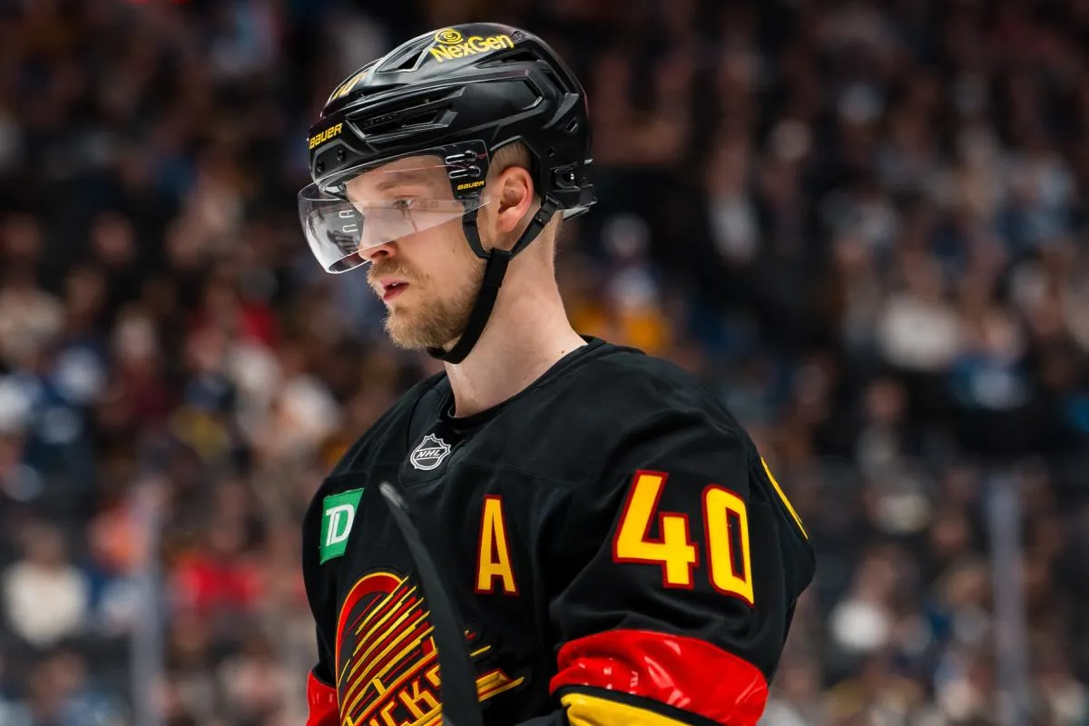 Elias Pettersson stats hockey