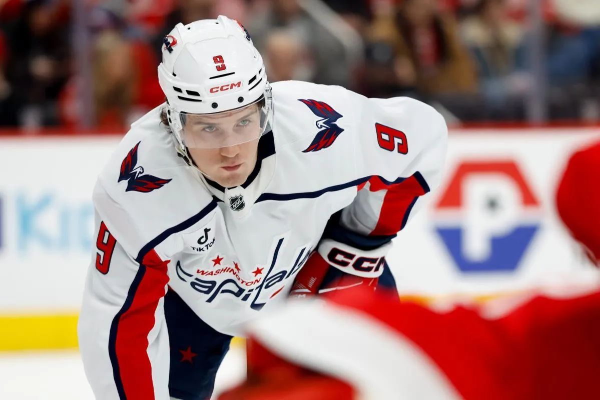 Ryan Leonard stats hockey