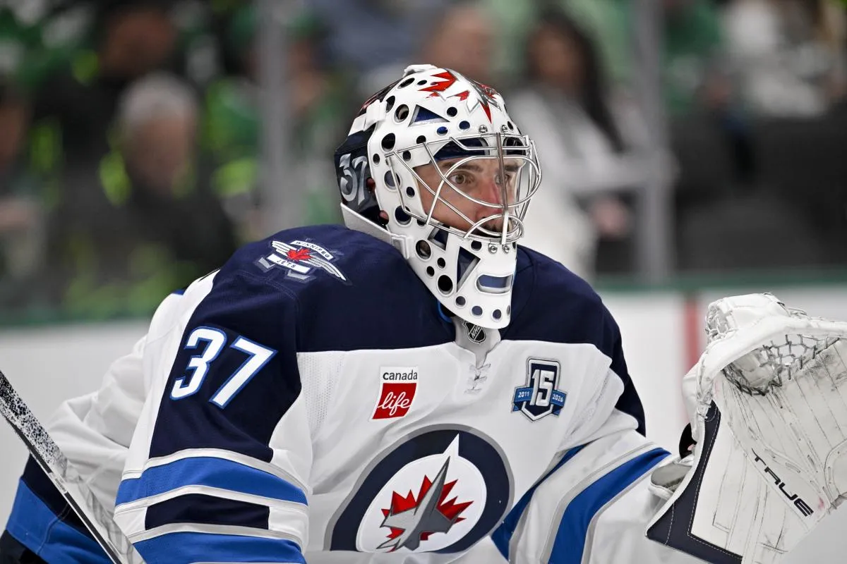Connor Hellebuyck stats hockey