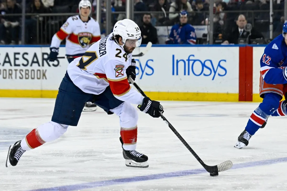 Vinnie Hinostroza stats hockey