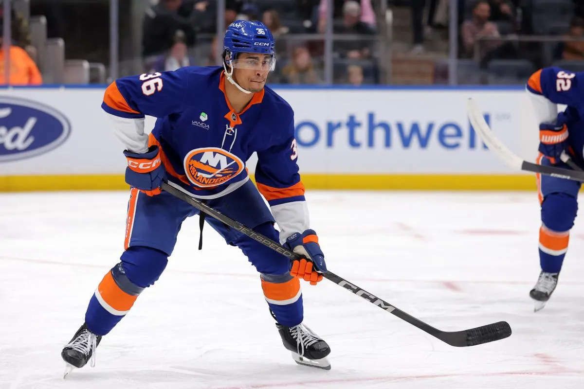 Travis Mitchell stats hockey