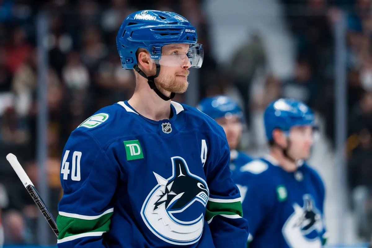 Elias Pettersson stats hockey