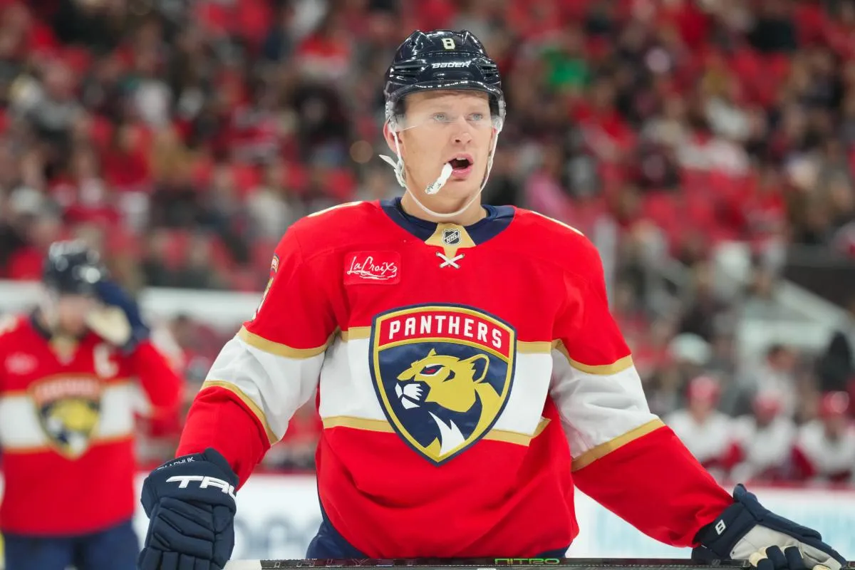 Brady Tkachuk stats hockey