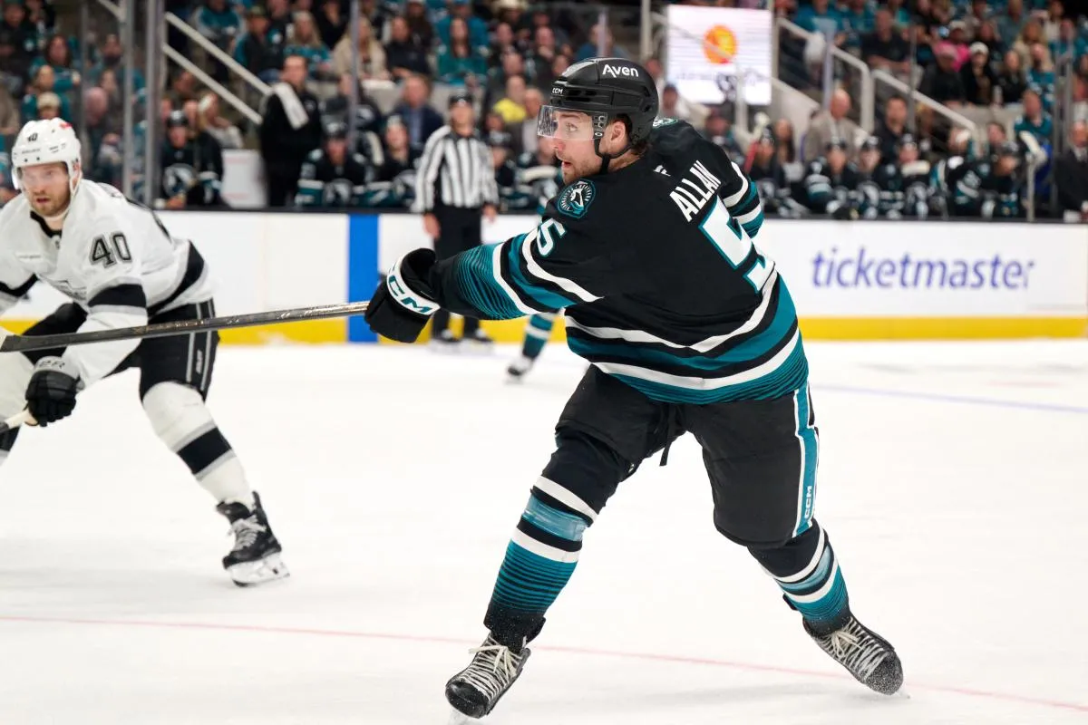 Nolan Allan stats hockey